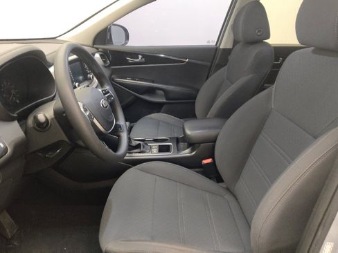 Used 2019 Kia Sorento L FWD image 17