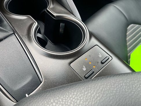 Used 2021 Toyota Camry SE image 26