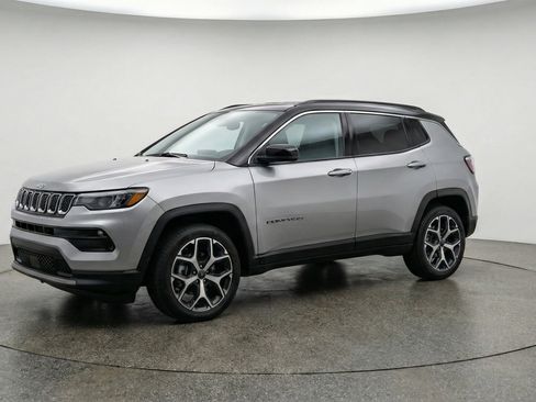Used 2025 Jeep Compass Limited AWD/4WD image 3