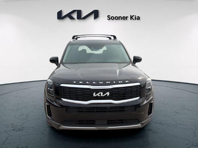 Used 2022 Kia Telluride EX w/ EX Premium Package FWD image 2