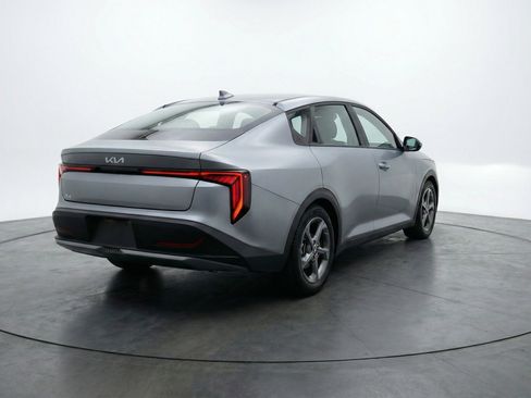 Used 2025 Kia K4 FWD image 9