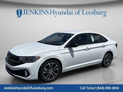 Used 2024 Volkswagen Jetta Sport FWD image 11