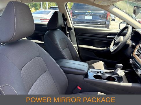 Used 2024 Nissan Altima 2.5 SV AWD/4WD image 10