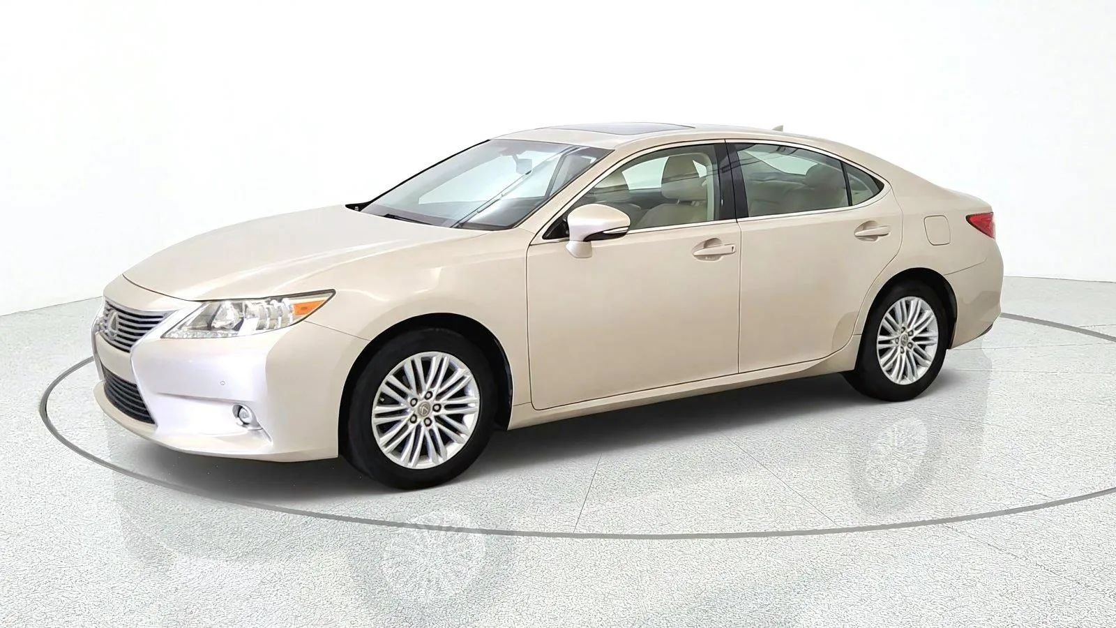 Used 2014 Lexus ES 350 w/ Luxury Package FWD image 4