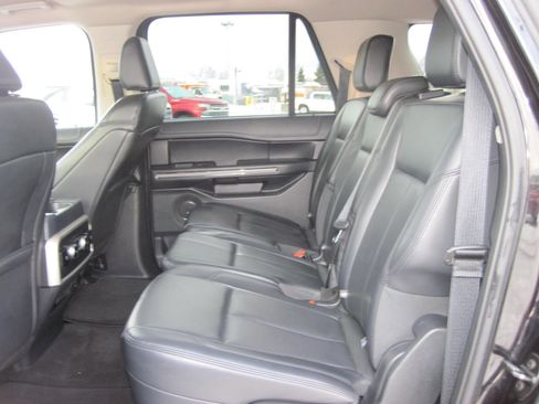 Used 2024 Ford Expedition Max XLT image 9