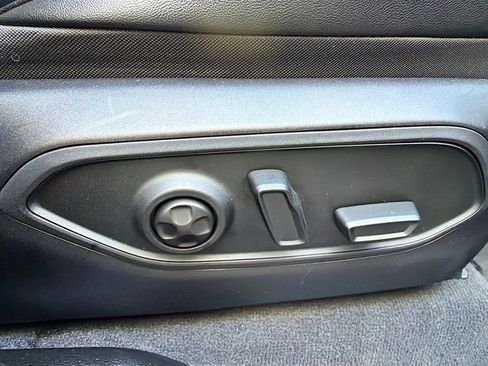 Used 2023 Jeep Grand Cherokee L Limited image 29