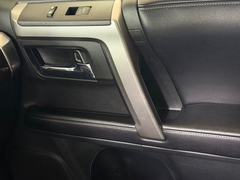 Used 2016 Toyota 4Runner Limited AWD/4WD image 28
