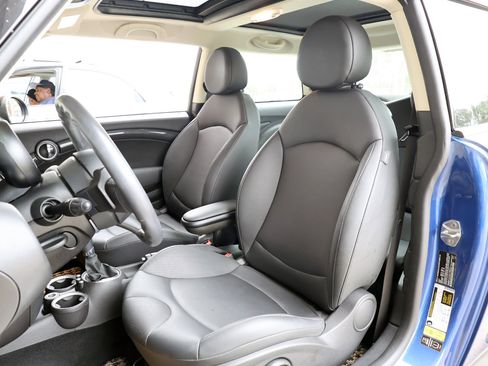 Used 2013 MINI Cooper S w/ Premium Pkg image 14