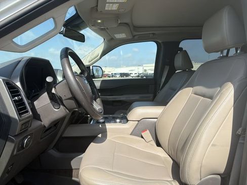 Used 2021 Ford Expedition XLT AWD/4WD image 9