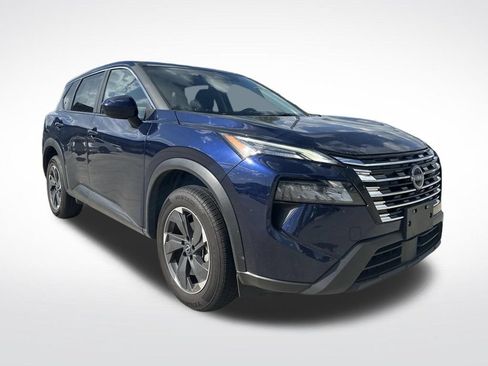 Used 2025 Nissan Rogue SV FWD image 2