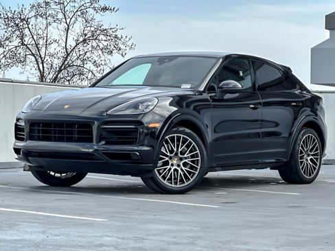 Used 2022 Porsche Cayenne Coupe image 1