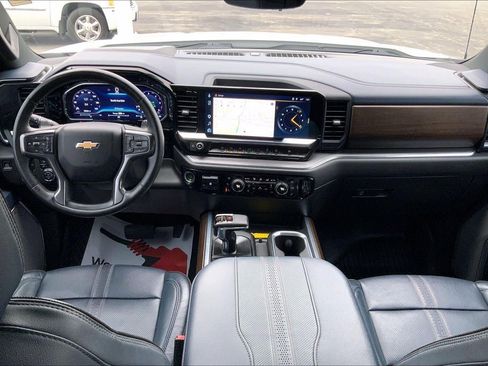 Used 2023 Chevrolet Silverado 1500 High Country w/ Technology Package AWD/4WD image 14