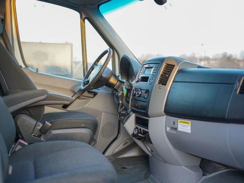 Used 2017 Freightliner Sprinter 2500 w/ Convenience Package RWD image 13