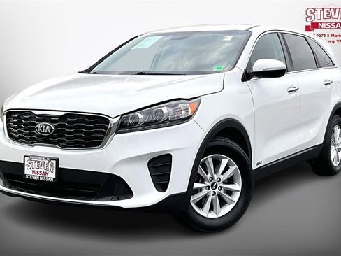 Used 2019 Kia Sorento LX image 3