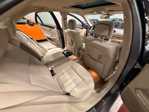 Used 2014 Mercedes-Benz E 350 4MATIC Sedan image 38