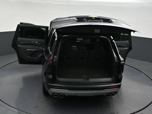Used 2025 Chevrolet Traverse LT w/ Driver Confidence Package FWD image 37