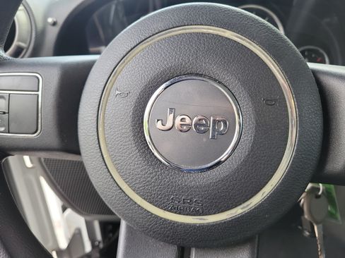 Used 2012 Jeep Wrangler Sport AWD/4WD image 25