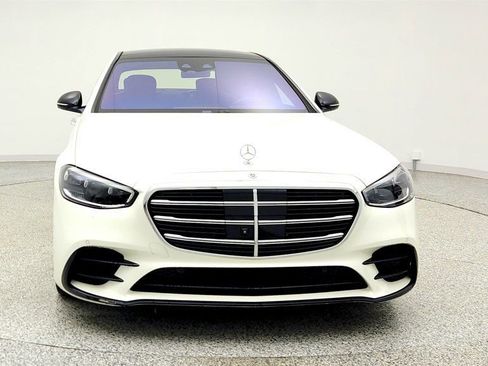 Used 2021 Mercedes-Benz S 580 4MATIC Sedan w/ AMG Line image 2