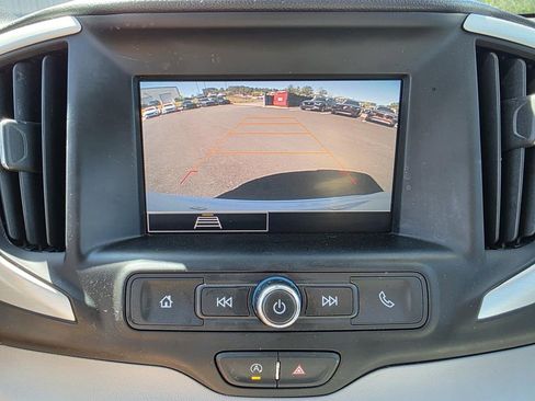 Used 2023 GMC Terrain SLE w/ Driver Convenience Package image 19