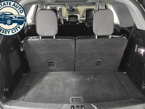 Used 2021 Ford Explorer Limited w/ Equipment Group 301A AWD/4WD image 38