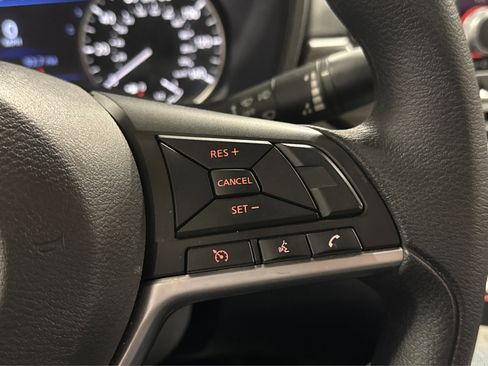 Used 2025 Nissan Altima 2.5 SV FWD image 23