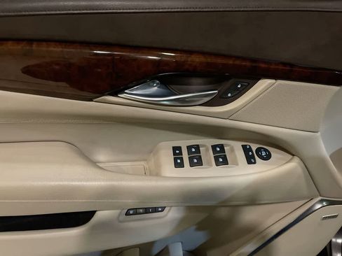 Used 2015 Cadillac Escalade Premium image 13