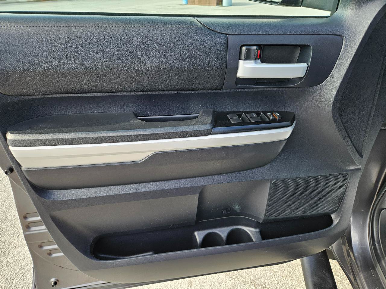 Used 2016 Toyota Tundra SR5 AWD/4WD image 12