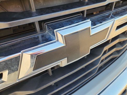 Used 2024 Chevrolet Silverado 2500 LT AWD/4WD image 31
