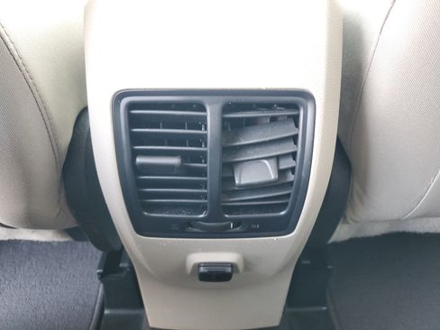 Used 2017 Ford Escape SE image 29