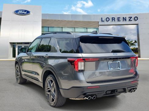 Certified 2025 Ford Explorer ST RWD image 7
