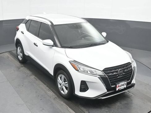 Used 2021 Nissan Kicks S FWD image 34