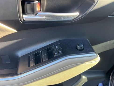 Used 2023 Toyota Highlander XLE image 13