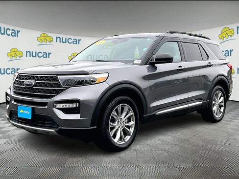 Used 2022 Ford Explorer XLT w/ Equipment Group 202A image 3