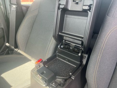 Used 2024 Jeep Gladiator Sport image 23