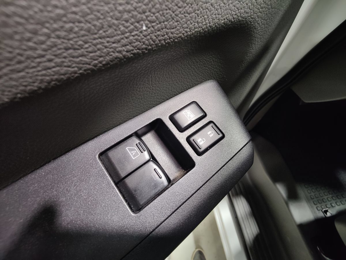 Used 2018 Nissan NV 2500 S RWD image 21
