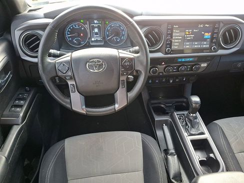 Used 2022 Toyota Tacoma TRD Sport image 10