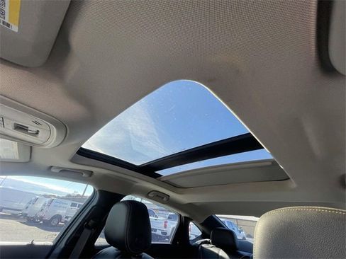 Used 2019 Chevrolet Impala Premier w/ Premier Confidence Package image 17