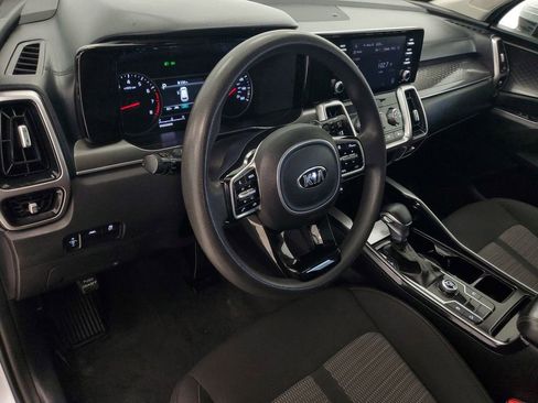 Used 2021 Kia Sorento LX FWD image 7