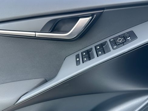 New 2026 Kia Niro LX FWD image 12