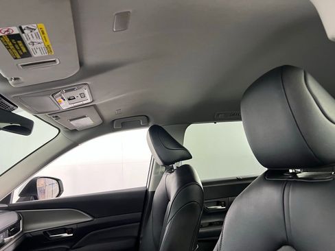 Used 2025 Toyota Grand Highlander FWD image 24
