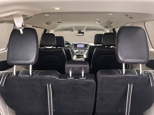 Used 2022 Chrysler Pacifica Touring-L FWD image 10