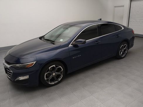 Used 2022 Chevrolet Malibu LT FWD image 2