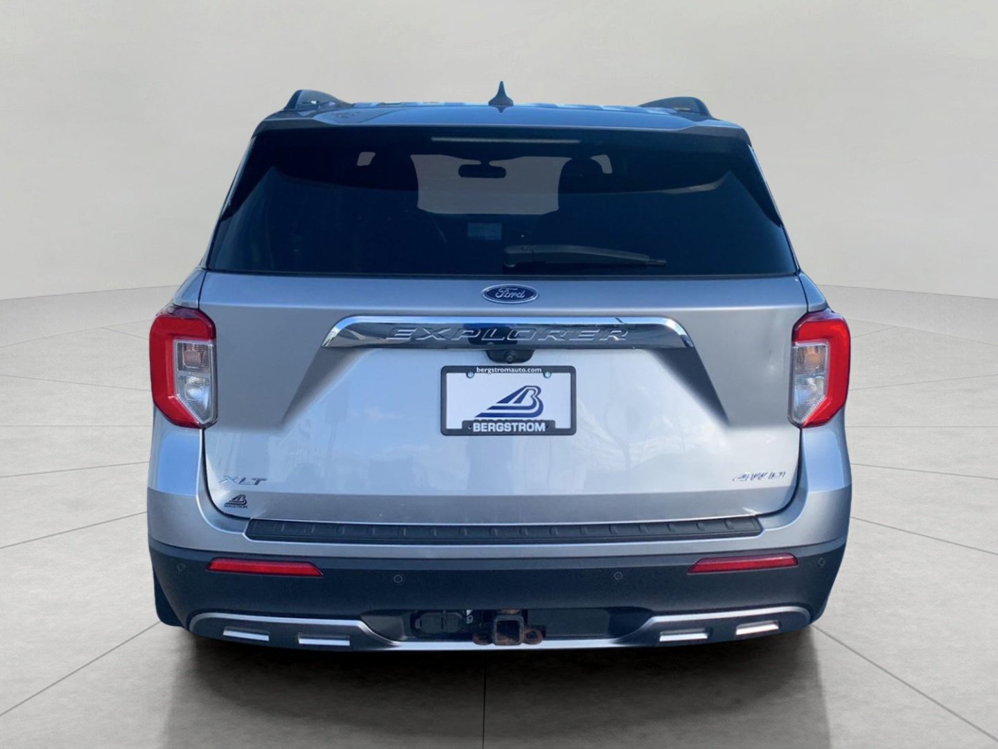 Used 2021 Ford Explorer XLT w/ Equipment Group 202A AWD/4WD image 6