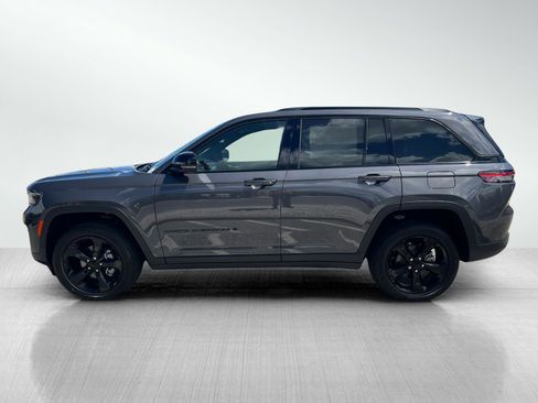 New 2025 Jeep Grand Cherokee Altitude image 3