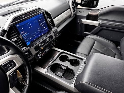Used 2022 Ford F350 Lariat w/ Chrome Package image 17