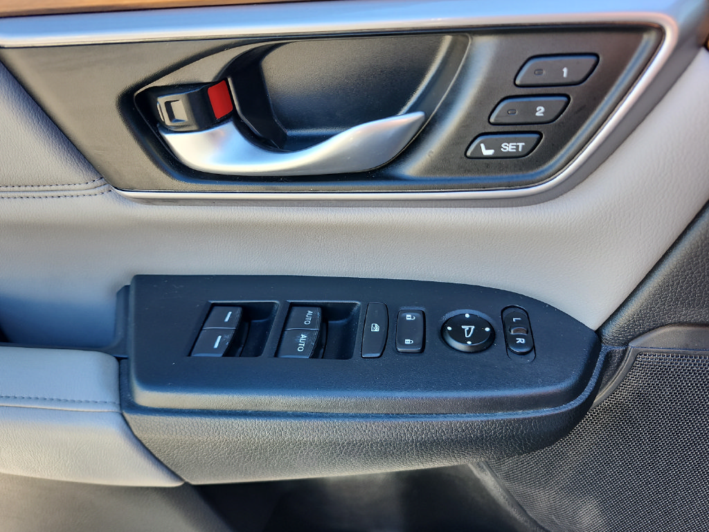 Used 2017 Honda CR-V Touring image 22