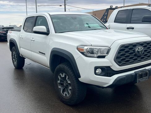Used 2021 Toyota Tacoma TRD Off-Road w/ Technology Package AWD/4WD image 2