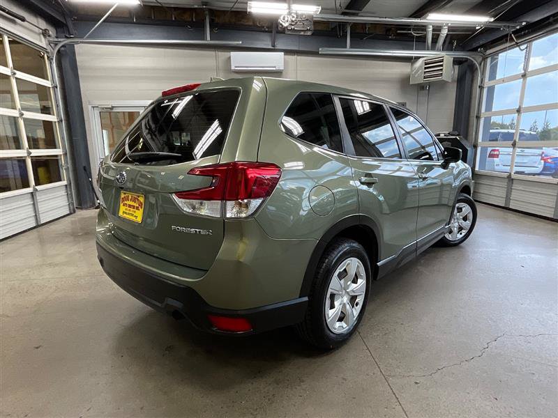 Used 2021 Subaru Forester AWD/4WD image 5