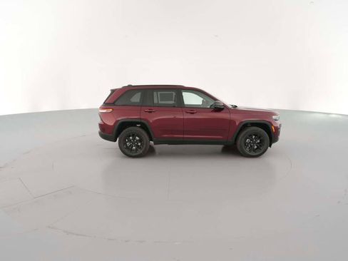 New 2025 Jeep Grand Cherokee Altitude image 14