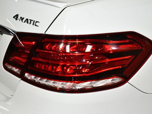 Used 2014 Mercedes-Benz E 350 4MATIC Sedan image 59